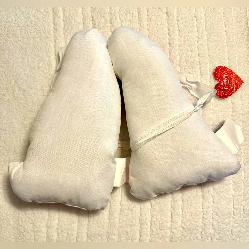 ❤️Gnomes💘2-Throw Pillows/for Valentine’s Day!💝 💌